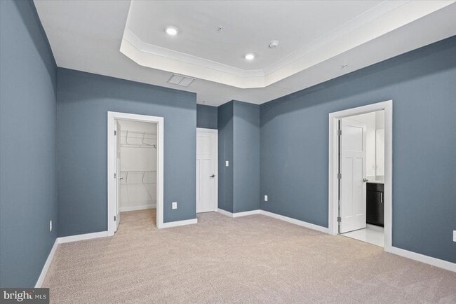 Building Photo - 6302 Greenleigh Ave