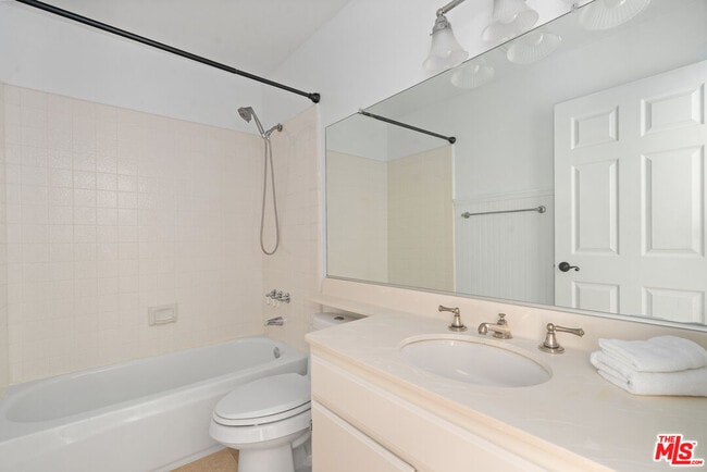 Building Photo - 4324 Willow Glen St