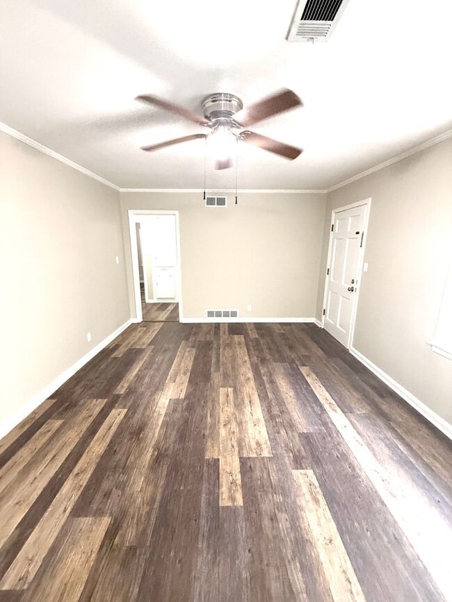 Building Photo - ** 3 Bed 1 Bath located in Grove Hill Estates ** Call 334-366-9198 to schedule a self tour