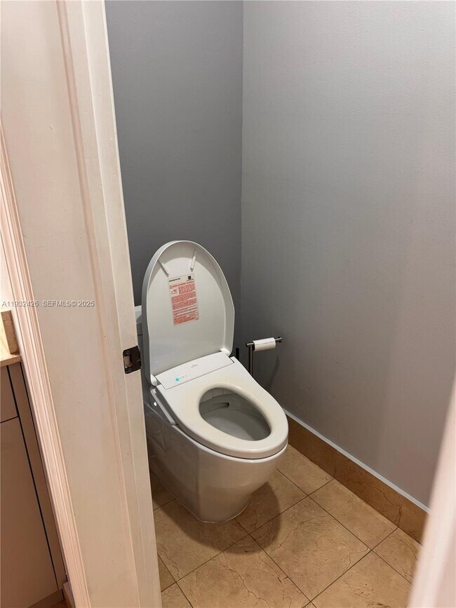 Building Photo - 876 Spinnaker Dr