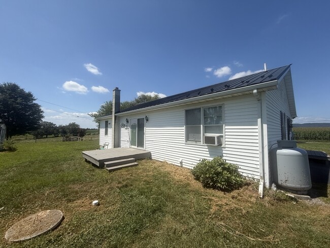 Building Photo - 880 W Matterstown Rd