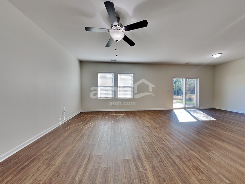 Building Photo - 220 Orion Way