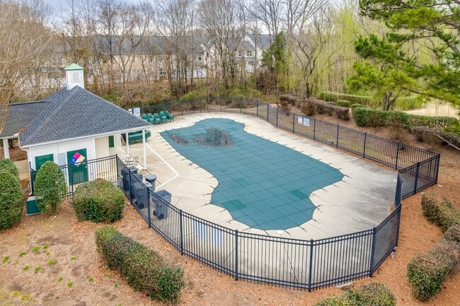 Building Photo - Location, Location, Location! 3 Bedroom 2....