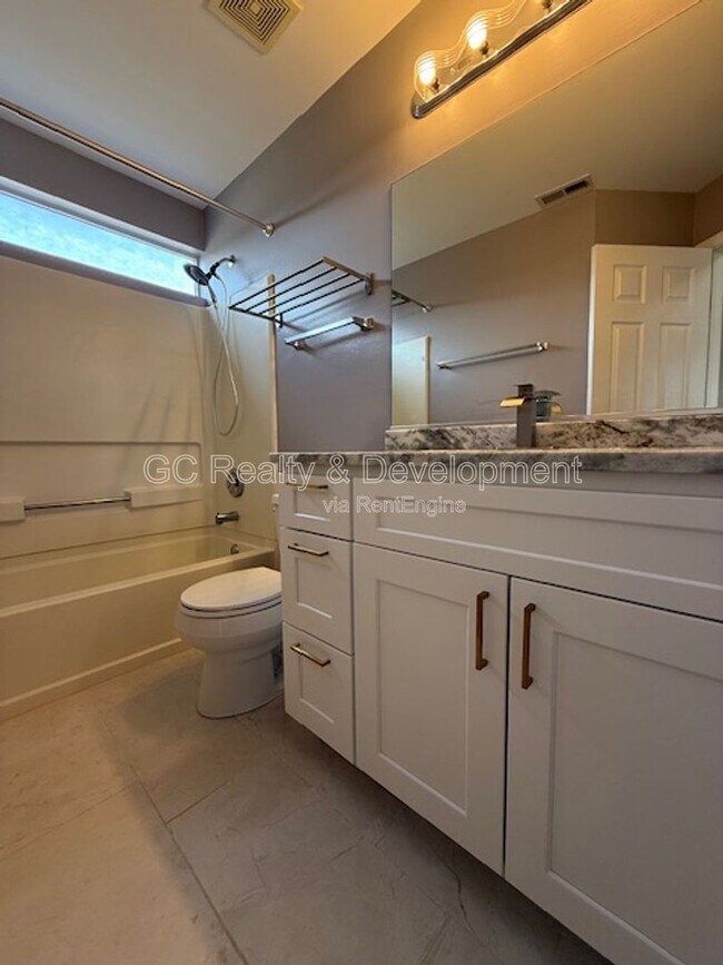 Building Photo - 468 Columbine Ln