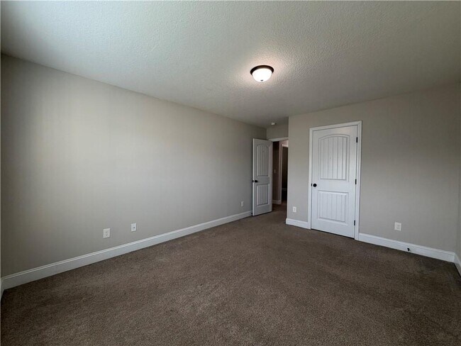 Building Photo - 700 River Mist Cir