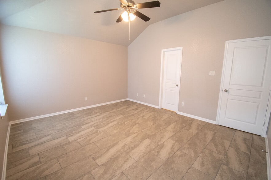 Master suite - 5302 Leadville Dr