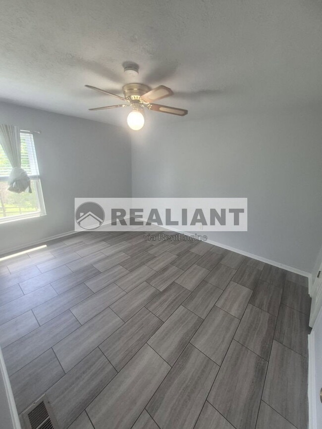 Building Photo - 1725 Promontory Dr