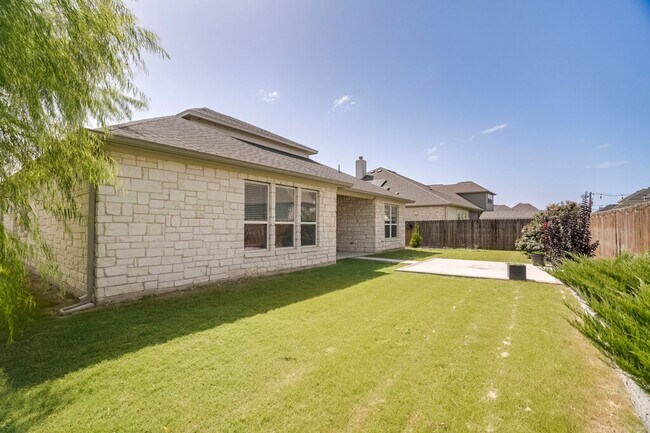 Building Photo - 5616 Monrovia Ln