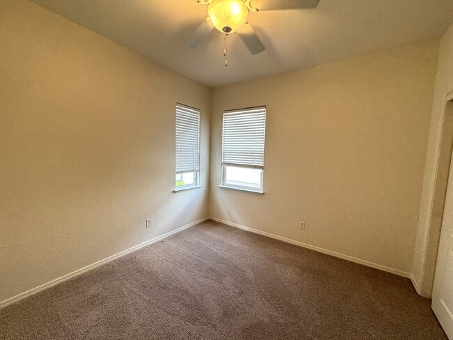 Building Photo - 4060 Trenton Ave