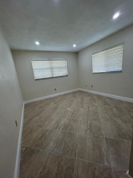 Building Photo - 4108 SE 8th Ave