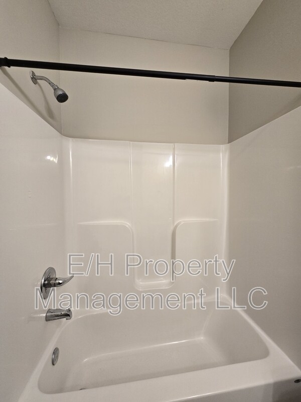 Building Photo - 3321 E Aster St