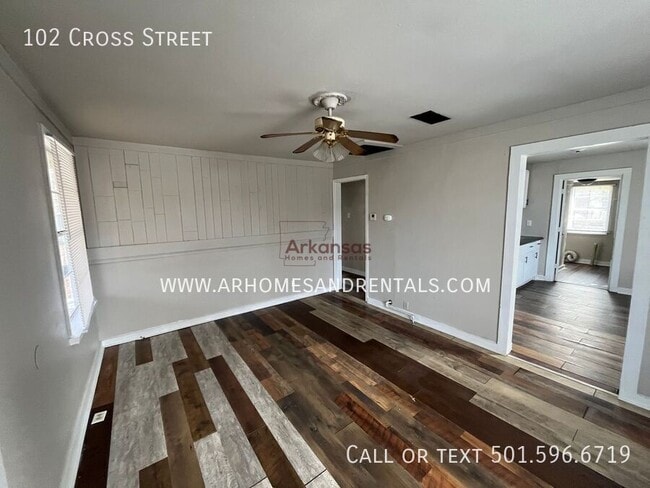 Building Photo - 102 Cross St