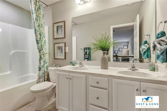 Building Photo - 5508 Benoni Dr