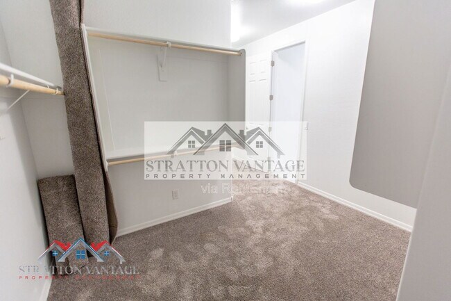 Building Photo - 22486 E Russet Rd