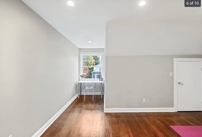 Building Photo - 113 White St