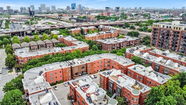 Building Photo - 1111 W 15th St