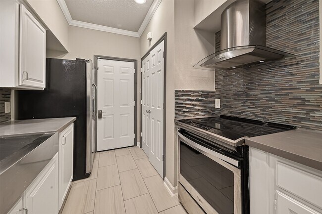 Building Photo - 4024 Breakwood Dr