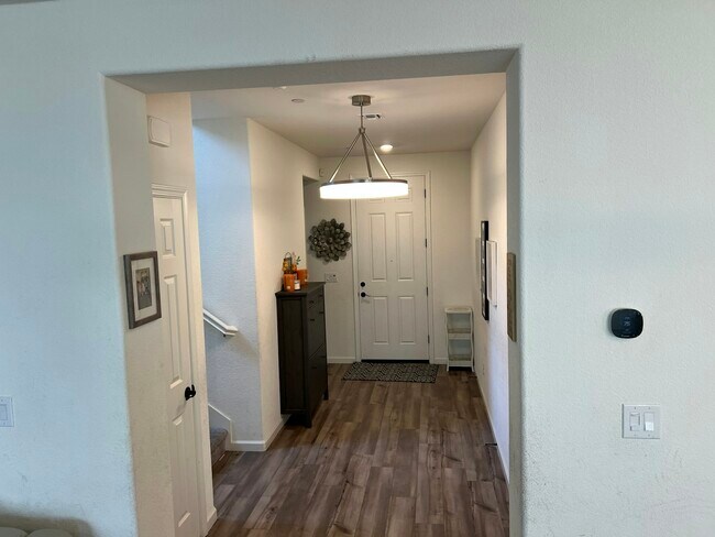 Building Photo - 6184 Orsi Ct