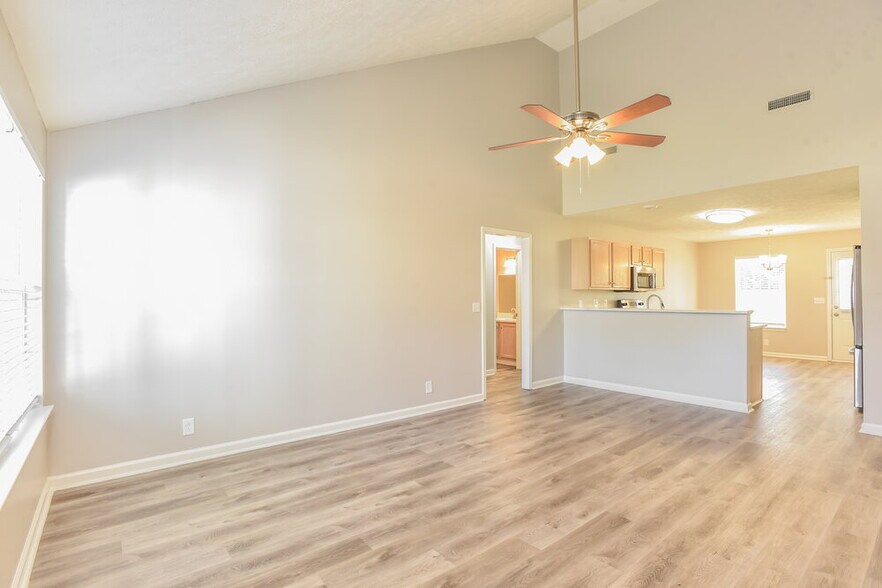 Building Photo - 1315 Owasa Trail