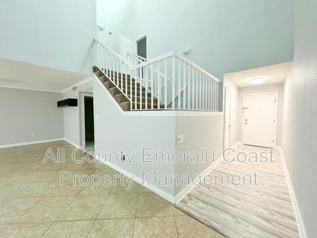 Building Photo - 930 Gulf Shore Dr