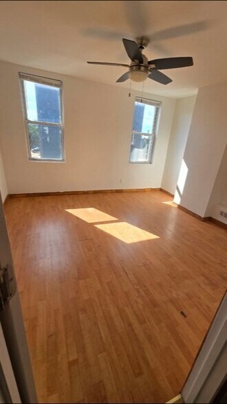 Building Photo - 1835 N Leithgow St