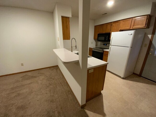 Building Photo - 3570-3572 Prescott Dr