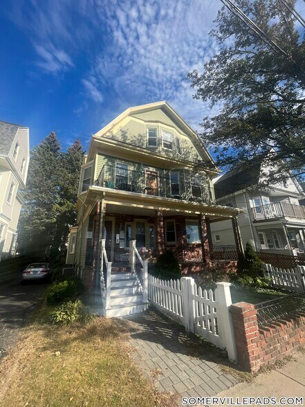 Building Photo - 201 College Ave
