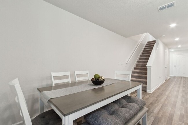 Building Photo - 45356 Red Brick Dr