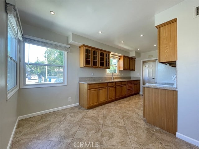 Building Photo - 1338 E Cypress Ave