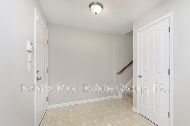 Building Photo - 8333 Clayhurst Dr