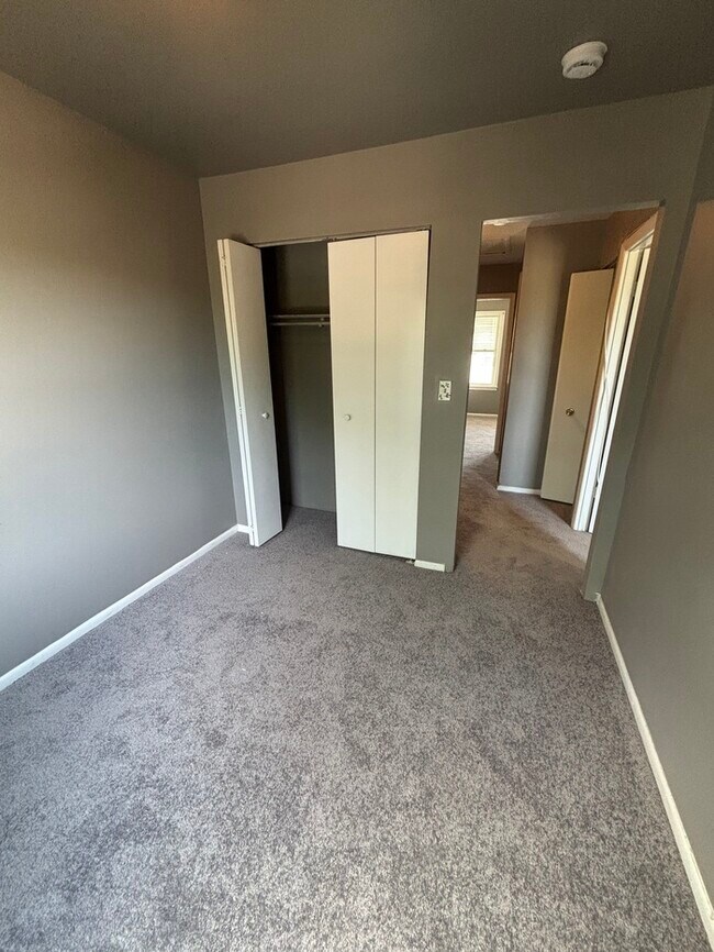 Building Photo - 2 Bedrooms Plus Den