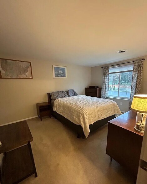 Building Photo - 1003 Nanroc Dr