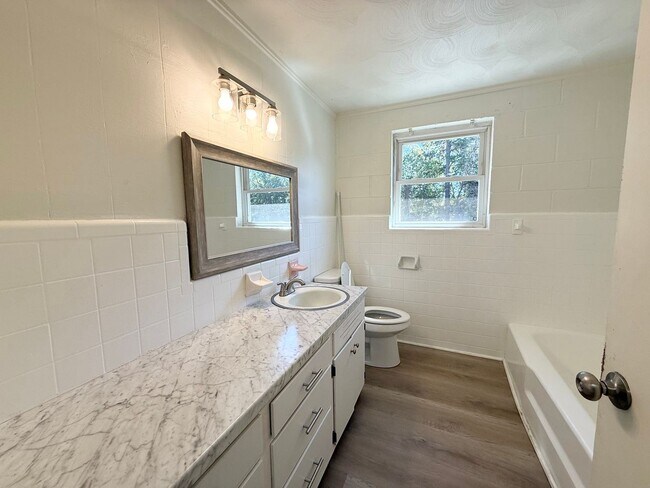 Building Photo - For Rent – $1,000/month | 2 Bed | 1 Bath