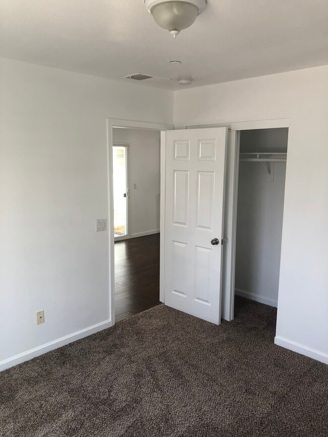 Building Photo - 1623 Drexel Dr