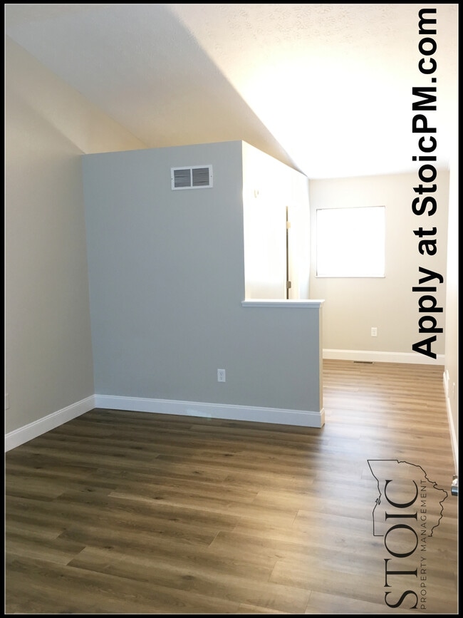 Building Photo - 2810 Raphael Dr