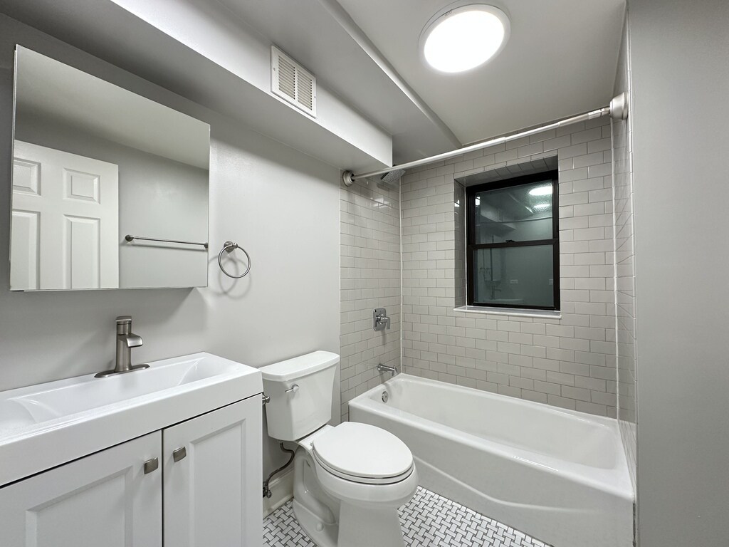 Building Photo - 5748 N Winthrop Ave