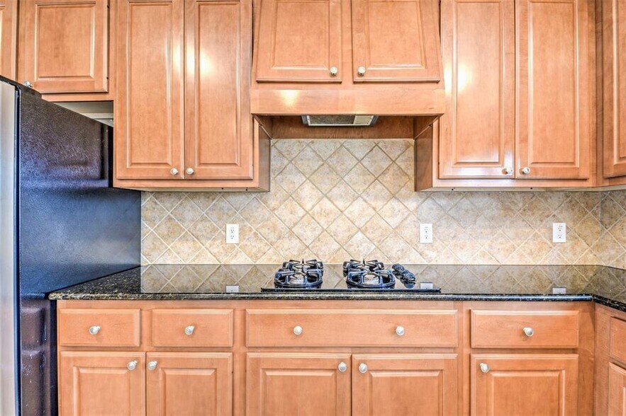 Building Photo - 9322 Steam Springs Dr