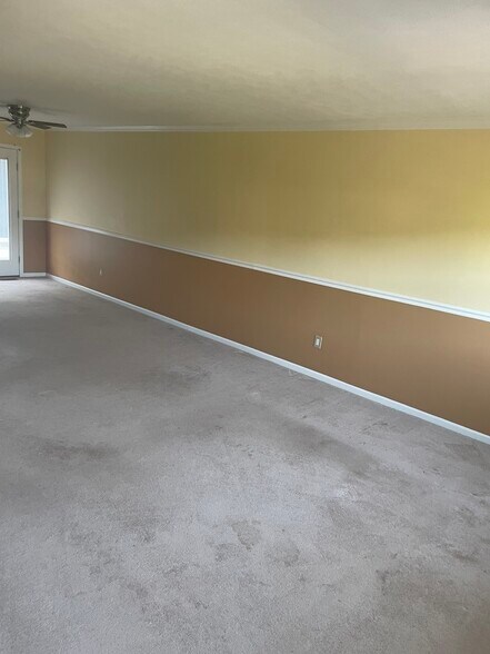 Building Photo - 144 Rockwood Ave