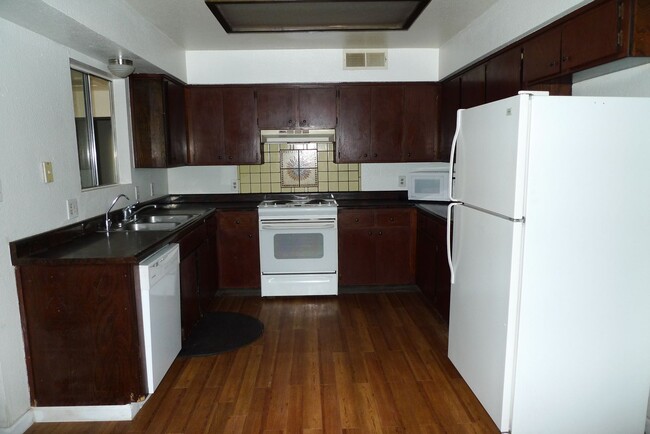 Building Photo - Rental Availalble
