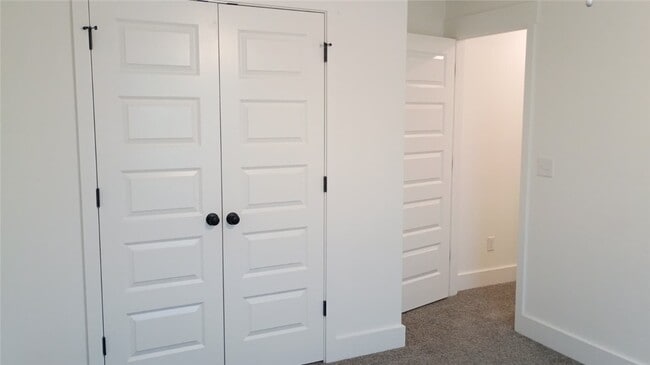 Building Photo - 2141 Bluebonnet Ln
