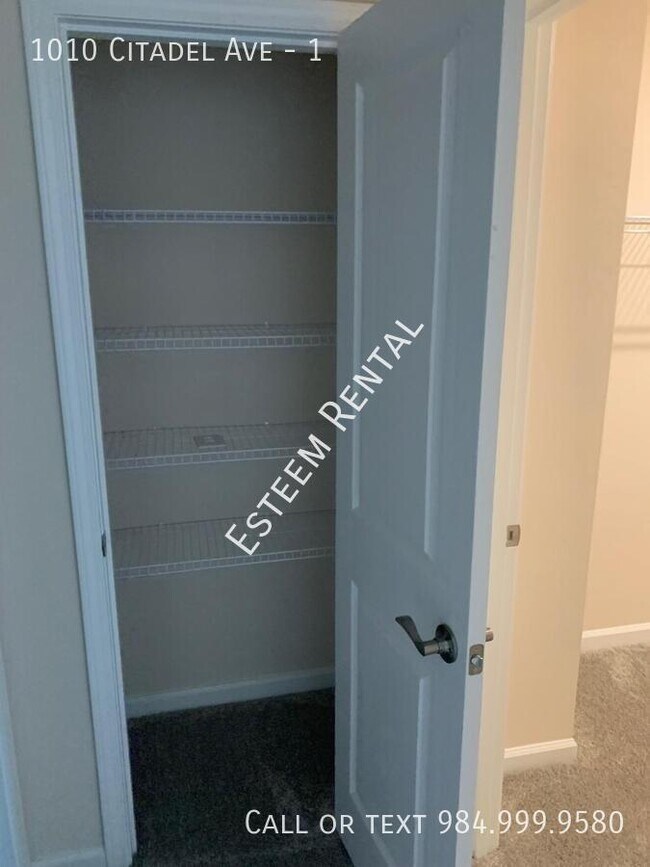 Building Photo - 1010 Citadel Ave