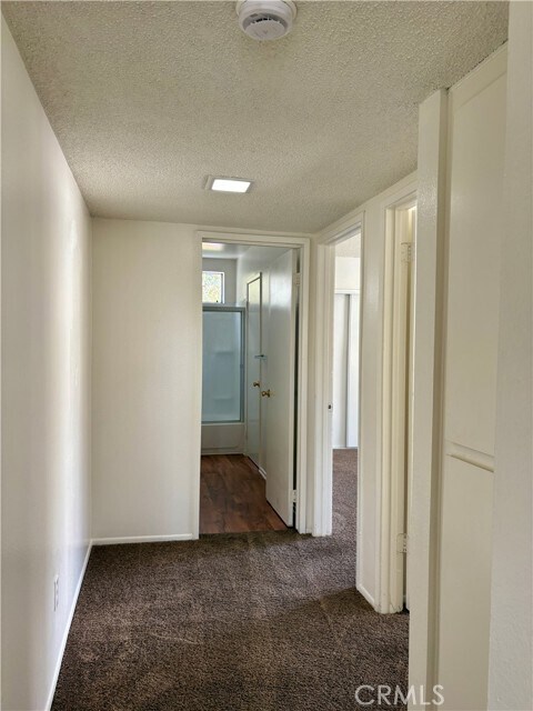 Building Photo - 9405 Mesa Verde Dr