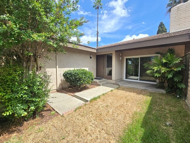 Building Photo - Victoria Neighborhood Single Story Home