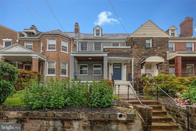 Primary Photo - 1350 Sheridan St NW