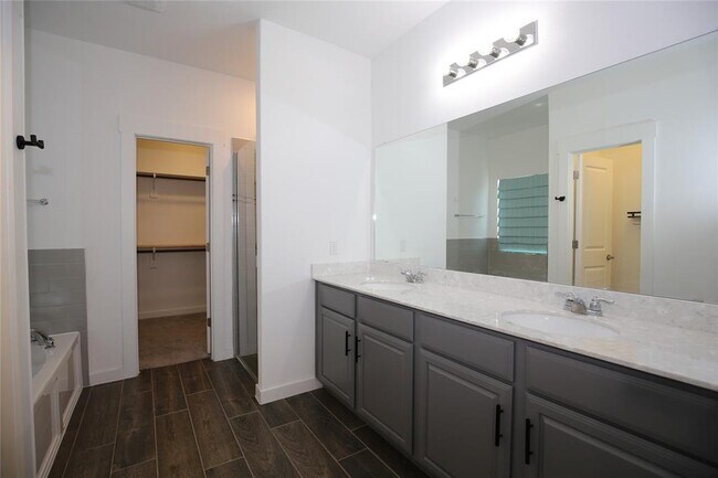 Building Photo - 15502 Pewter Luster Cv