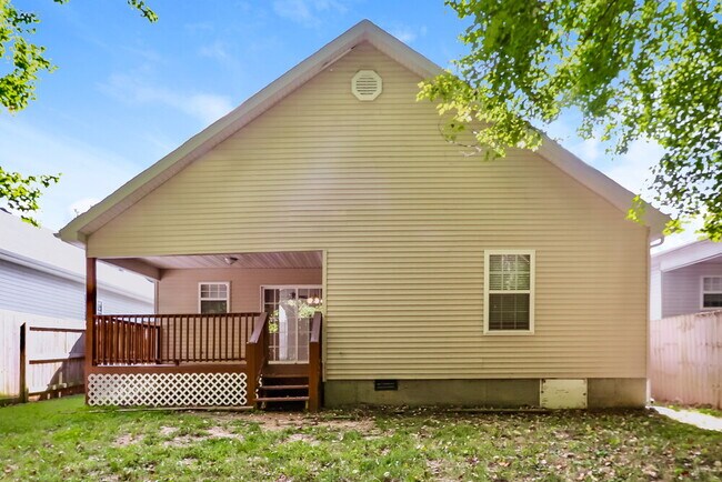 Building Photo - 11109 Meadow Chase Ct