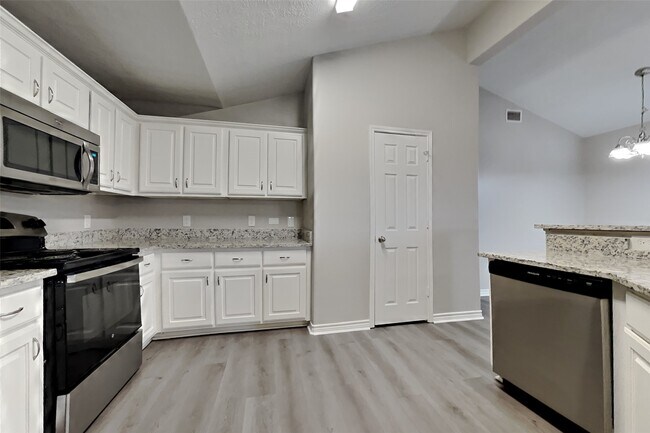 Building Photo - 4938 Comal River Loop