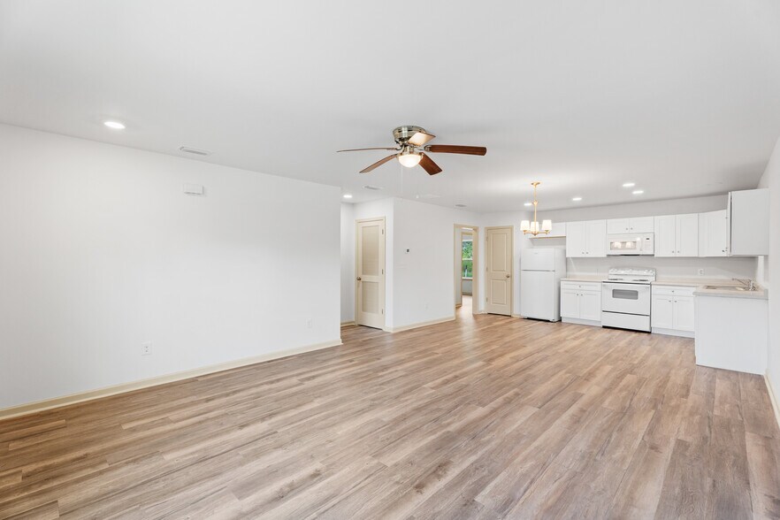 dining and kitchen - 400 N Church Ave