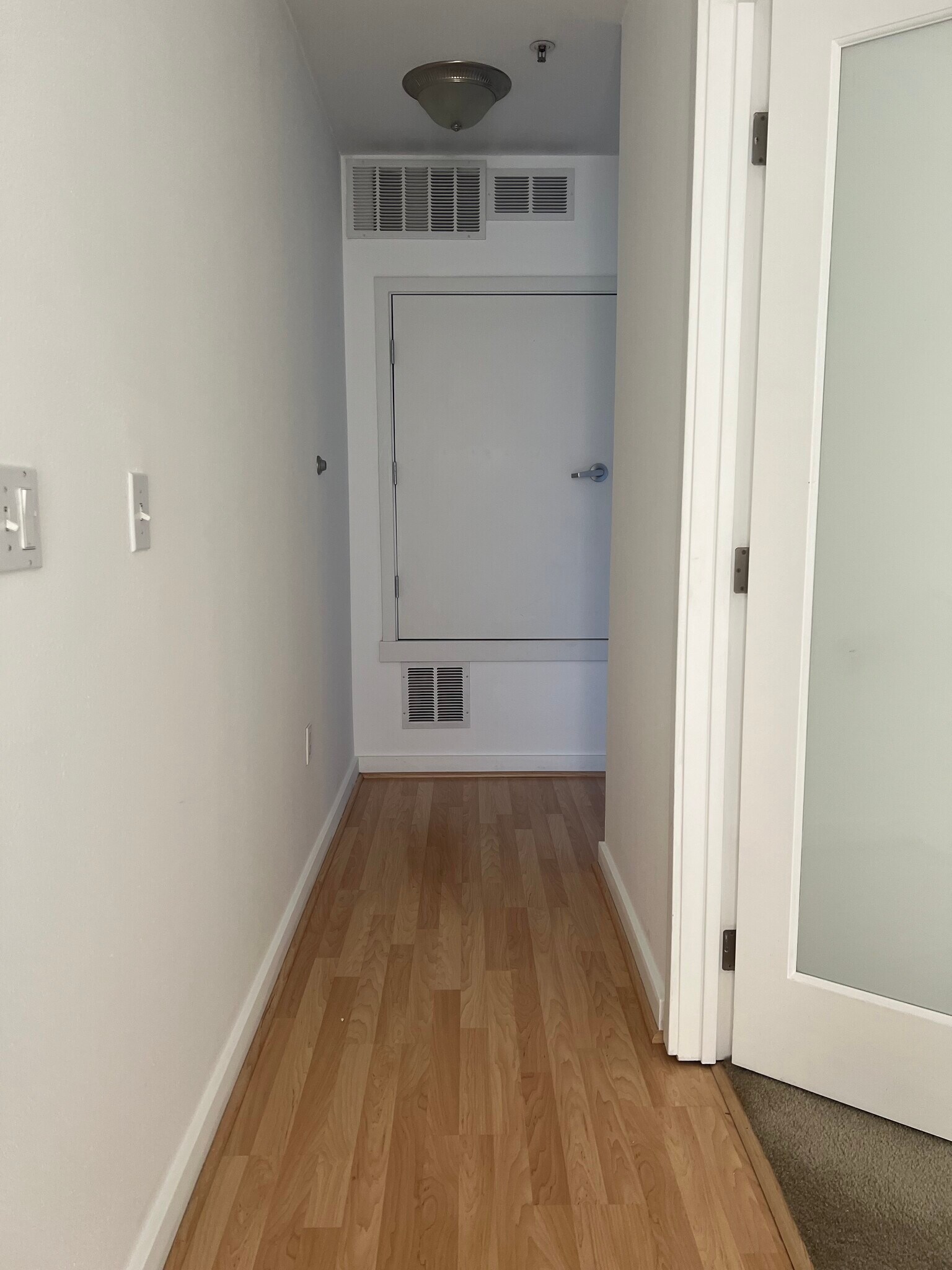 Building Photo - 425 28th St