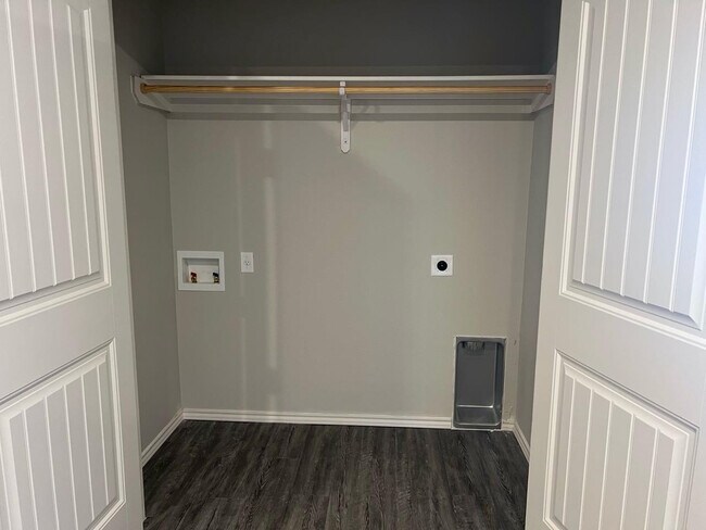 Building Photo - 7441 4th St